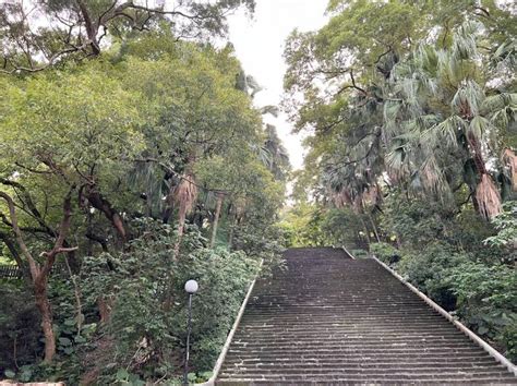 陳誠墓園|泰山辭修公園，前名「陳誠紀念公園」，位於臺灣新北市泰山區同。